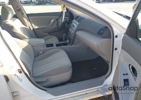 2007 Toyota Camry Le z USA, uszkodzony, nr VIN 4T1BE46K57U568382